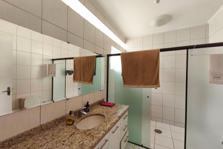 Banheiro Suíte 3 de casa para alugar com 4 quartos, 250m² em Jardim das Bandeiras, Campinas