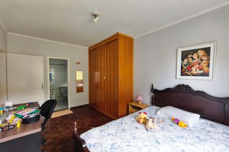 Casa para alugar com 250m², 4 quartos e 3 vagas Casa para alugar com 250m², 4 quartos e 3 vagasSuíte