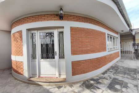 Casa para alugar com 250m², 4 quartos e 3 vagas Casa para alugar com 250m², 4 quartos e 3 vagasQuintal - Garagem