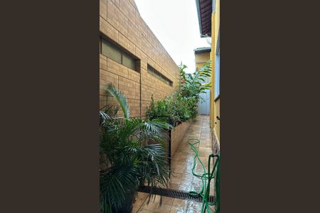 Casa para alugar com 210m², 5 quartos e 1 vaga
