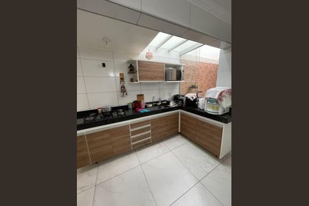 Casa para alugar com 210m², 5 quartos e 1 vaga Casa para alugar com 210m², 5 quartos e 1 vagaCozinha