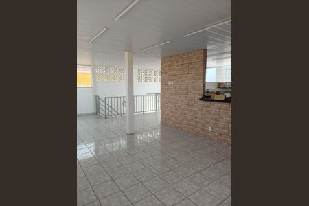 Casa para alugar com 210m², 5 quartos e 1 vaga