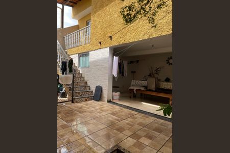 Casa para alugar com 210m², 5 quartos e 1 vaga