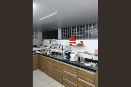 Casa para alugar com 210m², 5 quartos e 1 vaga Casa para alugar com 210m², 5 quartos e 1 vagaCozinha