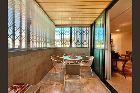 Apartamento à venda com 4 quartos, 242m² em Anchieta, Belo Horizonte