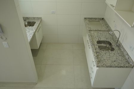 Cozinha e Área de Serviço de apartamento à venda com 2 quartos, 40m² em Vila Santa Isabel, São Paulo