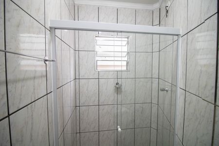 BANHEIRO DA SUÍTE de casa para alugar com 2 quartos, 55m² em Jardim Peri, São Paulo