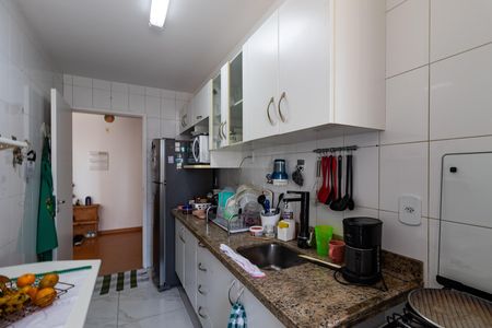 Cozinha de apartamento para alugar com 3 quartos, 107m² em Água Branca, São Paulo
