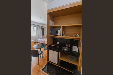 Cozinha de kitnet/studio à venda com 1 quarto, 32m² em Lourdes, Belo Horizonte
