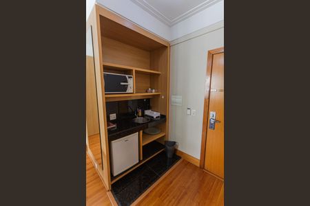 Cozinha de kitnet/studio à venda com 1 quarto, 32m² em Lourdes, Belo Horizonte