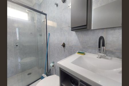 Banheiro de apartamento para alugar com 2 quartos, 56m² em Vila Santana, São Paulo