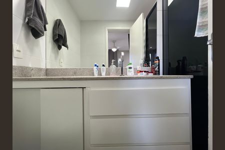 Apartamento para alugar com 76m², 3 quartos e 2 vagas Apartamento para alugar com 76m², 3 quartos e 2 vagasBanheiro da Suíte