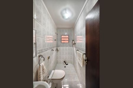 Banheiro de casa à venda com 4 quartos, 250m² em Vila Sabrina, São Paulo