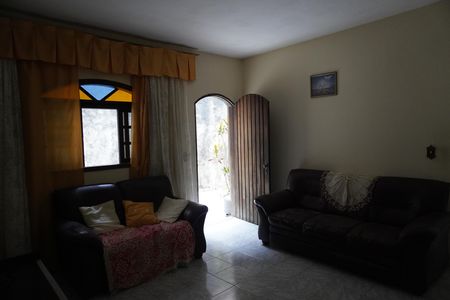 Sala de casa de condomínio à venda com 5 quartos, 250m² em Cidade Líder, São Paulo