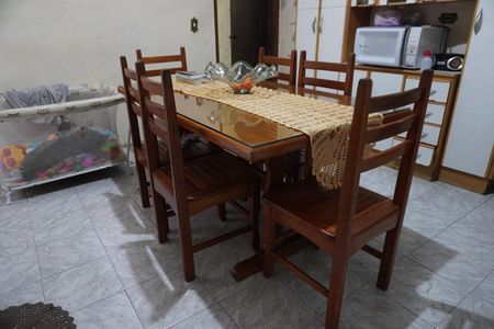 Casa de condomínio à venda com 250m², 5 quartos e 5 vagasSala de jantar
