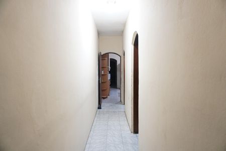 Casa de condomínio à venda com 250m², 5 quartos e 5 vagasCorredor