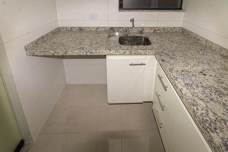Apartamento à venda com 30m², 1 quarto e sem vaga Apartamento à venda com 30m², 1 quarto e sem vagaCozinha e Área de Serviço