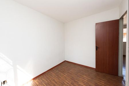 Quarto 2 de apartamento para alugar com 2 quartos, 56m² em Camargos, Belo Horizonte