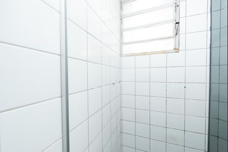 Banheiro de apartamento para alugar com 2 quartos, 56m² em Camargos, Belo Horizonte