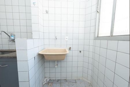 Área de serviço de apartamento para alugar com 2 quartos, 56m² em Camargos, Belo Horizonte