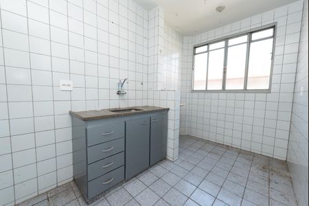 Cozinha e Área de Serviço de apartamento para alugar com 2 quartos, 56m² em Camargos, Belo Horizonte