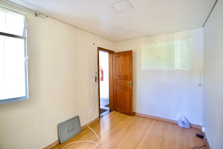Sala de apartamento à venda com 2 quartos, 42m² em Inconfidentes, Contagem