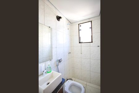 Banheiro Social de apartamento à venda com 2 quartos, 42m² em Inconfidentes, Contagem