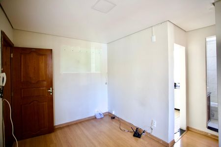 Sala de apartamento à venda com 2 quartos, 42m² em Inconfidentes, Contagem