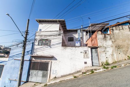 Fachada de casa para alugar com 1 quarto, 80m² em Jardim das Belezas, Carapicuíba
