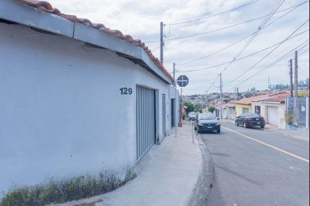 Casa à venda com 117m², 2 quartos e 3 vagas Casa à venda com 117m², 2 quartos e 3 vagasFachada