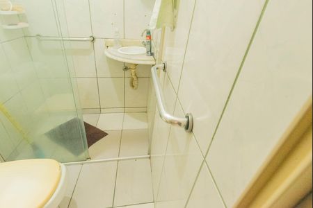 Casa à venda com 117m², 2 quartos e 3 vagas Casa à venda com 117m², 2 quartos e 3 vagasBanheiro