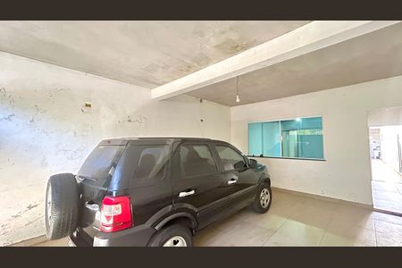 Garagem de casa à venda com 4 quartos, 250m² em Jardim Adriana, Guarulhos