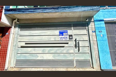 Placa instalada na fachada do imóvel de casa à venda com 4 quartos, 250m² em Jardim Adriana, Guarulhos