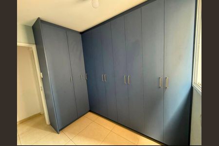 Quarto de apartamento à venda com 3 quartos, 58m² em Parque Jaçatuba, Santo André