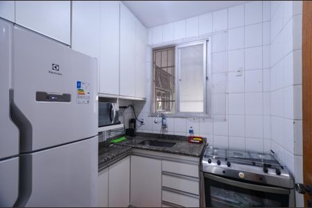 Cozinha de apartamento à venda com 3 quartos, 80m² em Palmares, Belo Horizonte