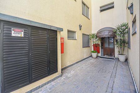 Hall de entrada de apartamento para alugar com 2 quartos, 58m² em Jardim Chácara Inglesa, São Bernardo do Campo