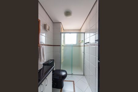 Banheiro de apartamento à venda com 2 quartos, 58m² em Helena Maria, Osasco
