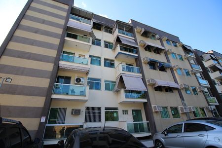 Fachada de apartamento à venda com 2 quartos, 42m² em Jacarepaguá, Rio de Janeiro