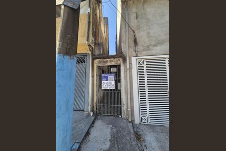 Fachada de casa à venda com 2 quartos, 132m² em Jardim Santo André, Santo André