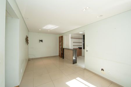 Apartamento à venda com 3 quartos, 78m² em Salgado Filho, Belo Horizonte