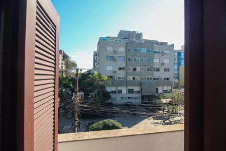 Vista do Quarto Suíte de apartamento para alugar com 3 quartos, 130m² em Menino Deus, Porto Alegre
