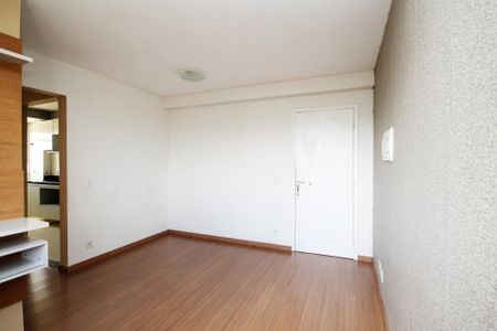 Sala de apartamento para alugar com 2 quartos, 45m² em Vila Santo Antonio do Portao, Cotia
