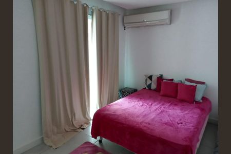 Quarto de casa à venda com 3 quartos, 235m² em Piratininga, Niterói