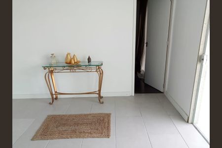 Sala de casa à venda com 3 quartos, 235m² em Piratininga, Niterói