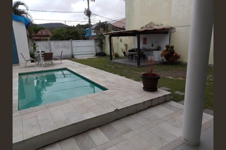 Área externa de casa à venda com 3 quartos, 235m² em Piratininga, Niterói