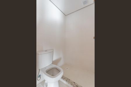 Banheiro de apartamento à venda com 2 quartos, 63m² em Bom Jesus, Porto Alegre