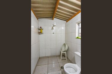 Banheiro de serviço  de casa à venda com 4 quartos, 850m² em Parque Doroteia, Diadema