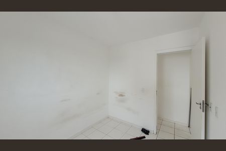 Quarto 02 de apartamento para alugar com 2 quartos, 47m² em Jardim Cristiano, Itaquaquecetuba