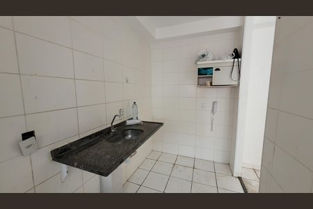 Cozinha de apartamento para alugar com 2 quartos, 47m² em Jardim Cristiano, Itaquaquecetuba