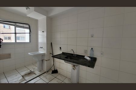 Cozinha de apartamento para alugar com 2 quartos, 47m² em Jardim Cristiano, Itaquaquecetuba